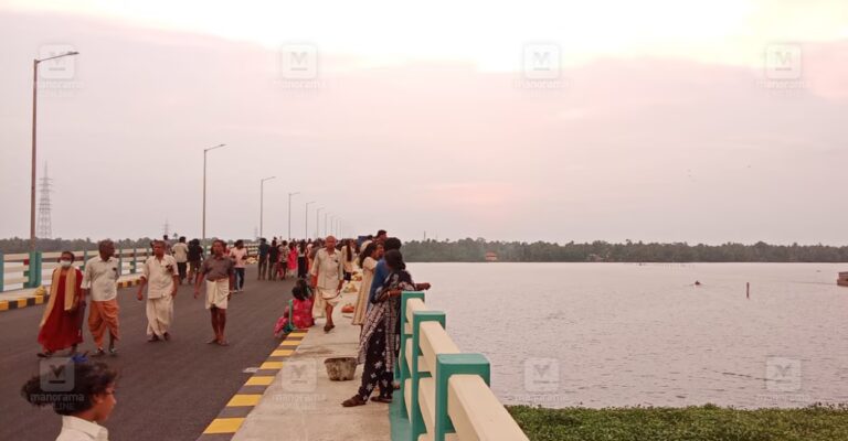nerekadavu-makkekadavu-bridge.jpg