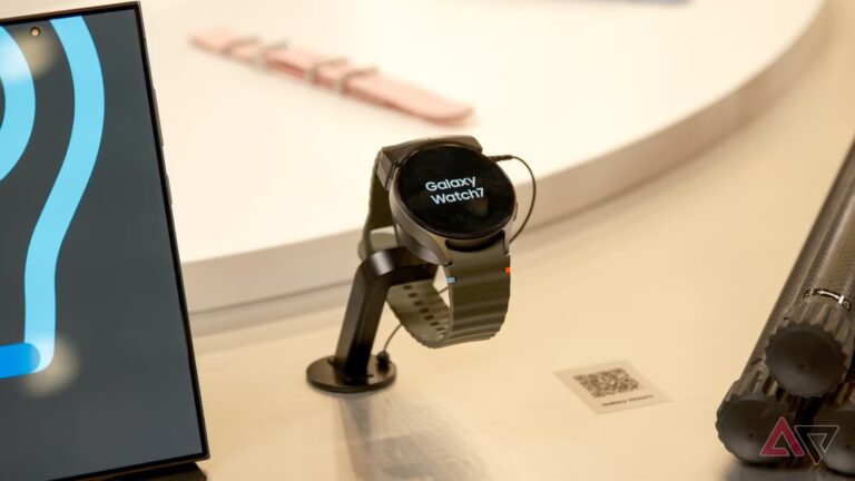 samsung-galaxy-watch-7-on-stand-2.jpg