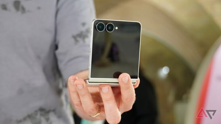 samsung-galaxy-z-flip-8-back-camera.JPG