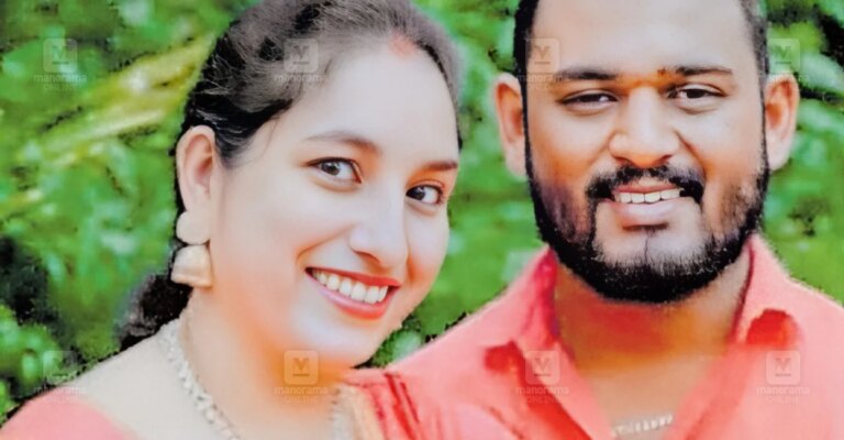 vijesh-pamitha-1.jpg