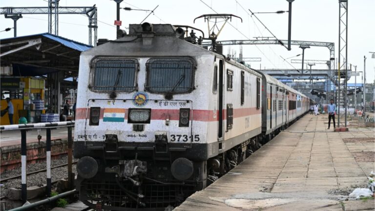 w-1280h-720format-jpgimgid-01kwh9bhdm310qg2p4eyysg3bcimgname-special-trains-kerala-1782991668658.jpeg