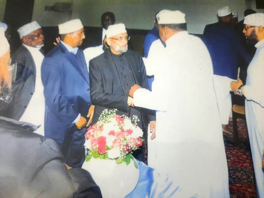 കെനിയൻ പ്രസിഡന്റിനൊപ്പം സയ്യിദ് ഫത്തഹുദ്ദീൻ തങ്ങൾ