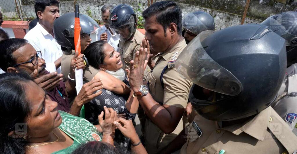 kerala-congress-march-turns-violent.jpg
