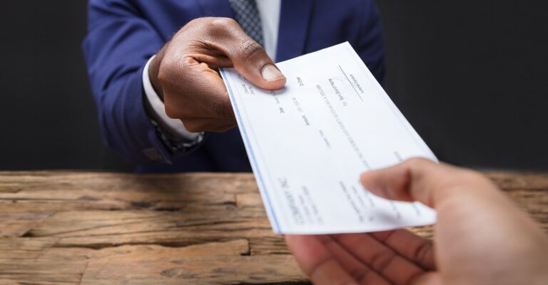 cheque.jpg