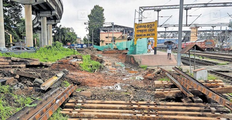 ernakulam-junction-railway-station.jpg
